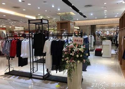 品牌服装加盟连锁店，时尚与商业的交融典范